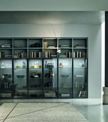 libreria con cristalliera